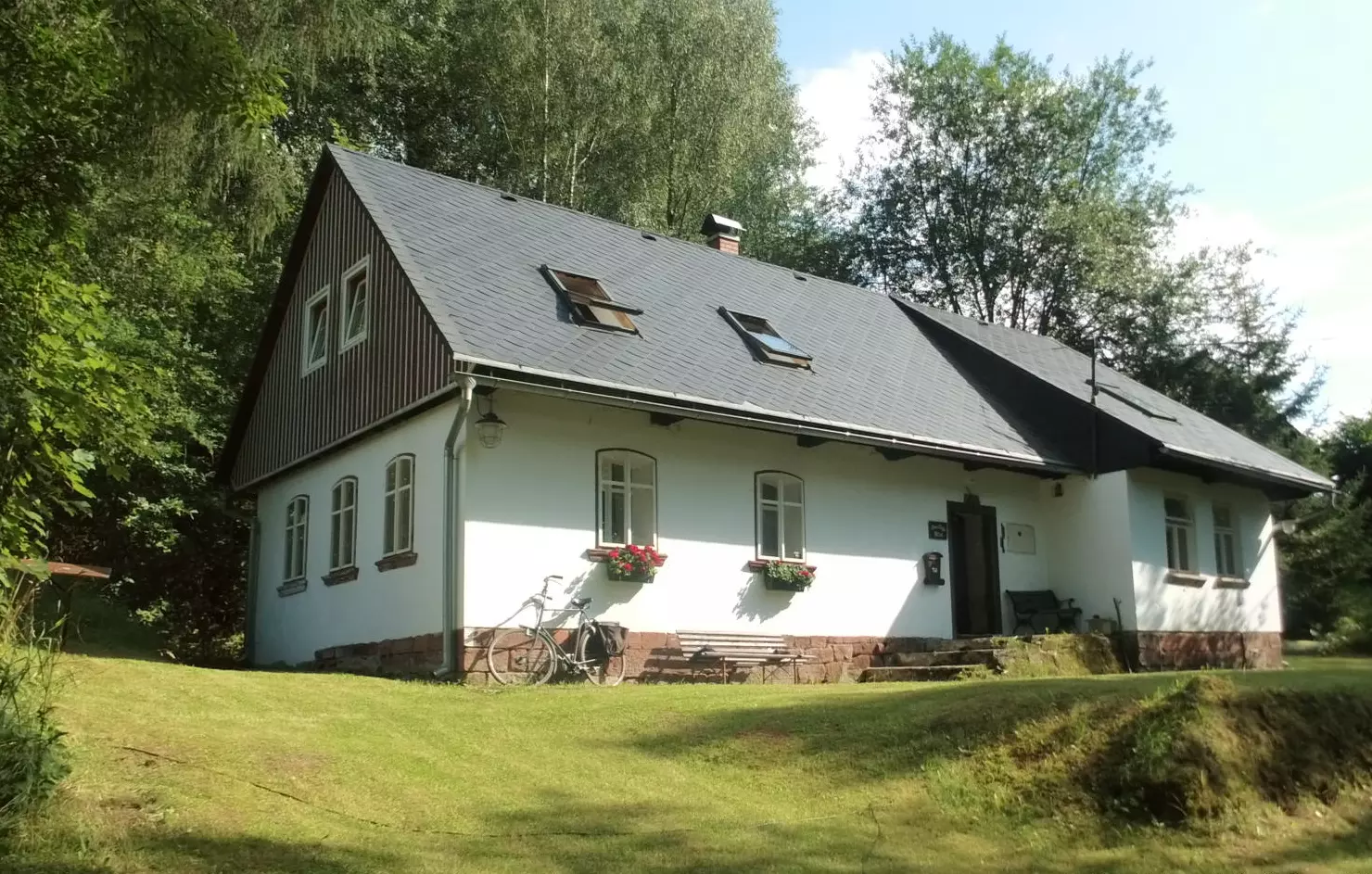 Klassieke woonboerderij te koop, tussen Reuzengebergte en Boheems Paradijs, Noord-Bohemen Tsjechie.